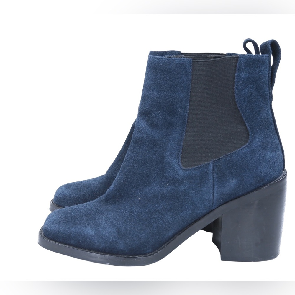Design Lab Blue Suede Chelsea Boots in New Like Condition Size 7